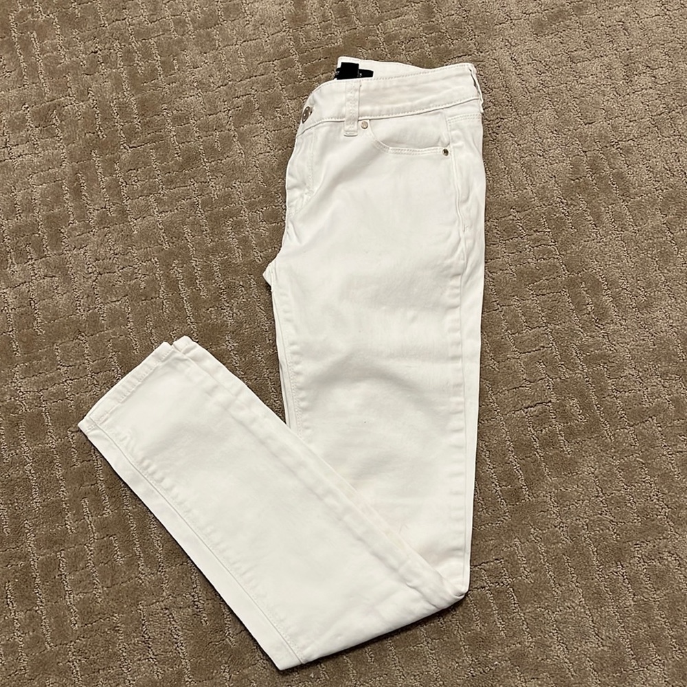 White House Black Market skinny legged pants